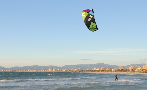 Spleene spx 2 with kitesurfer on the water